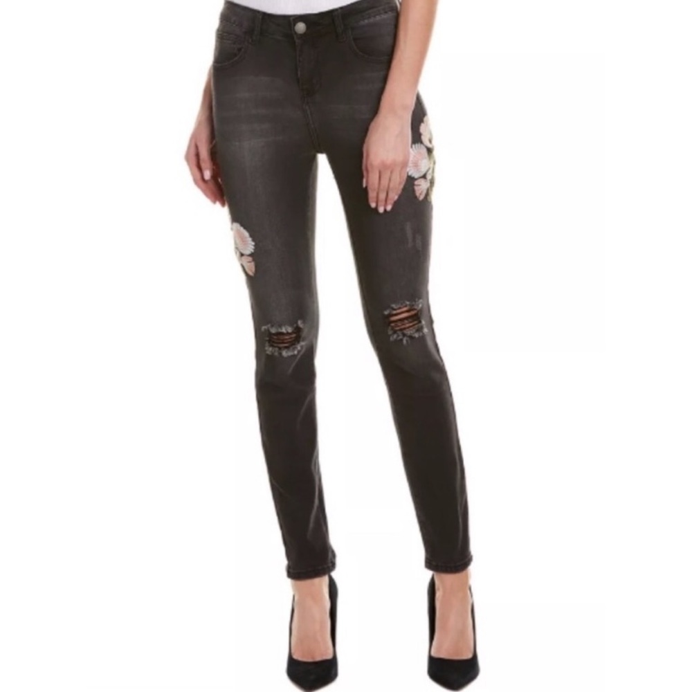 Romeo and Juliet Distressed Embroidered Jeans
